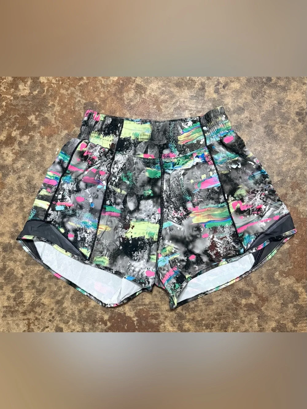 Lululemon Hotty Hot High-Rise Short 4